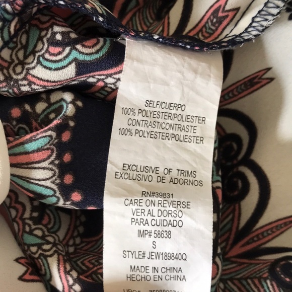 Super cute Boho top size S with tassel tie detail - Picture 5 of 8